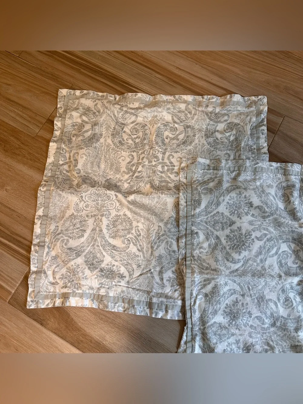 Pottery Barn Samantha Damask King Duvet Cover & 2 Euro shams Blue